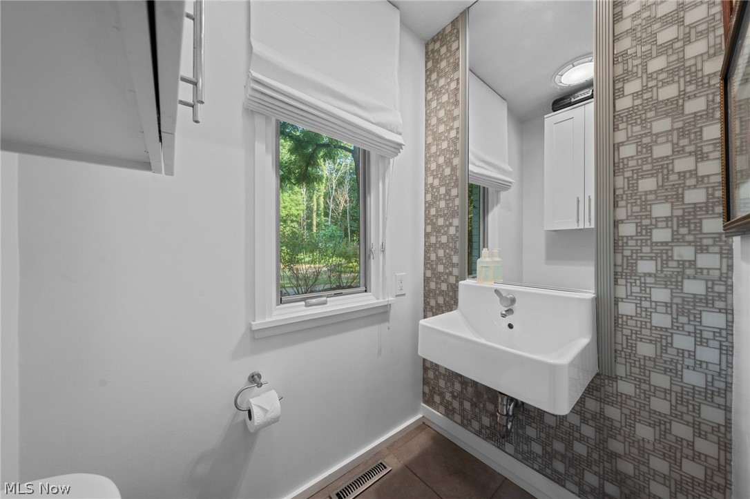 3305 Roundwood Road Hunting Valley OH 44022
