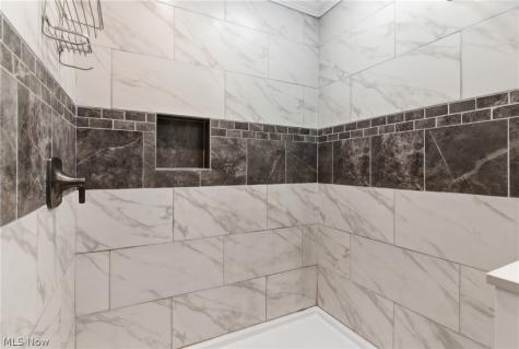 325 E 326th Street Willowick OH 44095