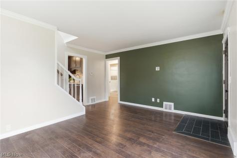 325 E 326th Street Willowick OH 44095