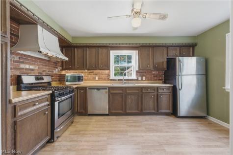 1031 3rd Street NE Massillon OH 44646