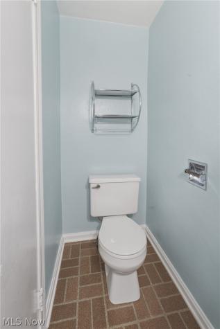 1031 3rd Street NE Massillon OH 44646