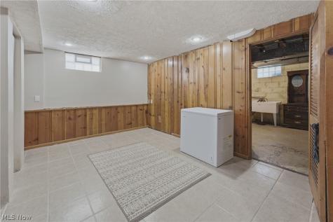 1031 3rd Street NE Massillon OH 44646