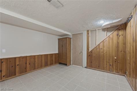 1031 3rd Street NE Massillon OH 44646