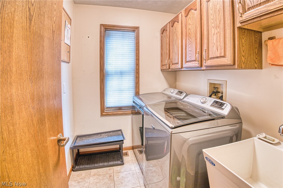 7215 Mildon Drive Leroy OH 44077