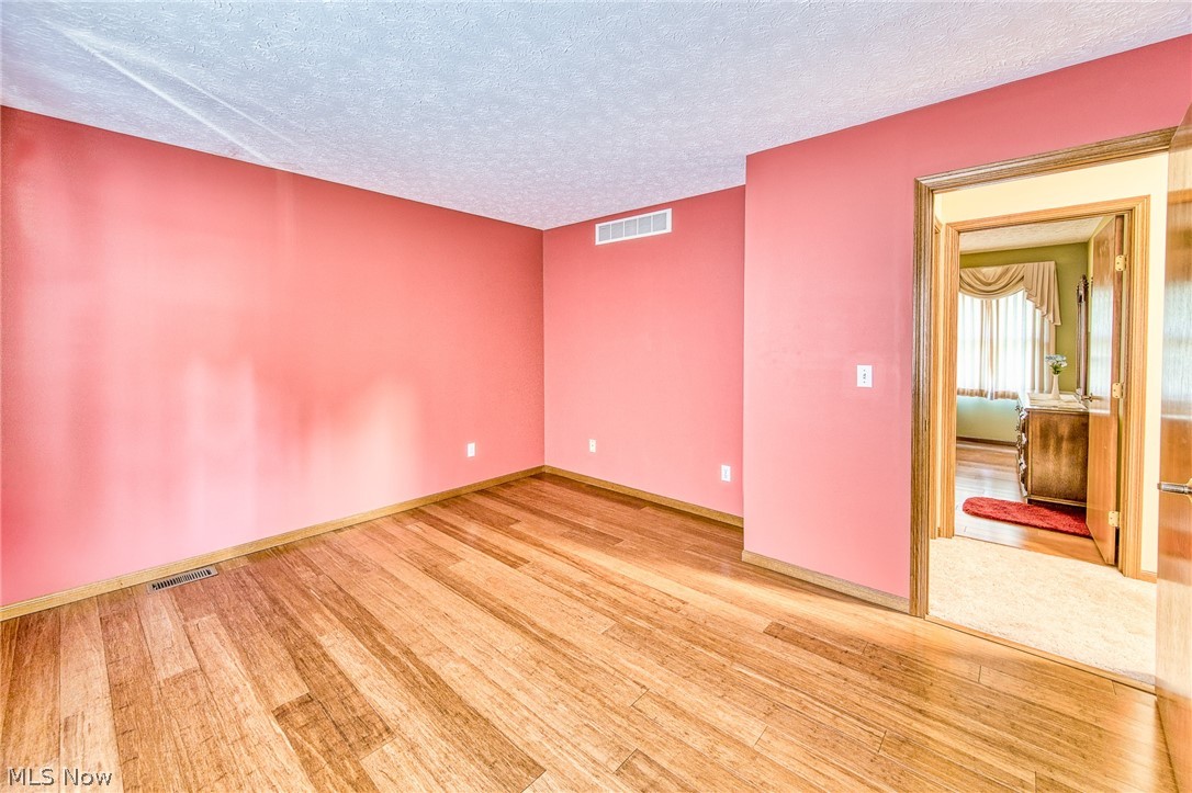 7215 Mildon Drive Leroy OH 44077