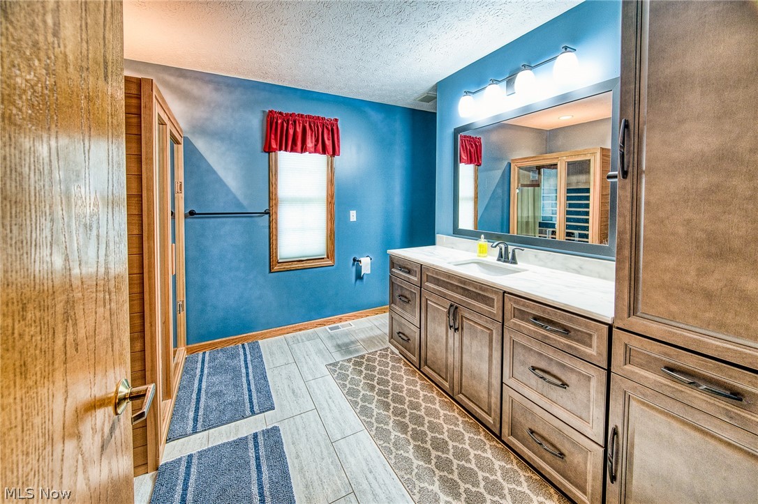 7215 Mildon Drive Leroy OH 44077