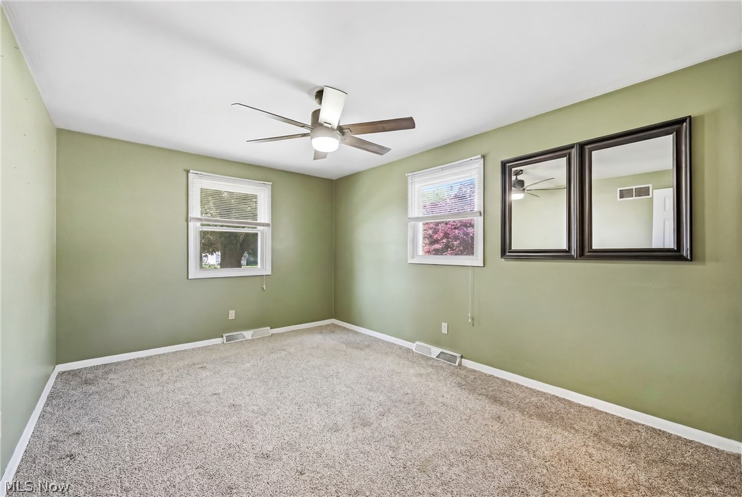382 Ridgefield Avenue Youngstown OH 44512
