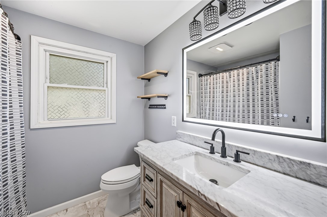 382 Ridgefield Avenue Youngstown OH 44512