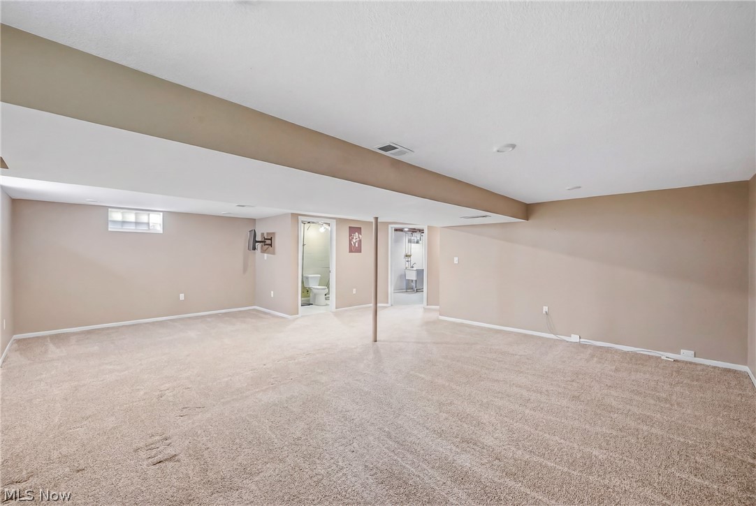 382 Ridgefield Avenue Youngstown OH 44512