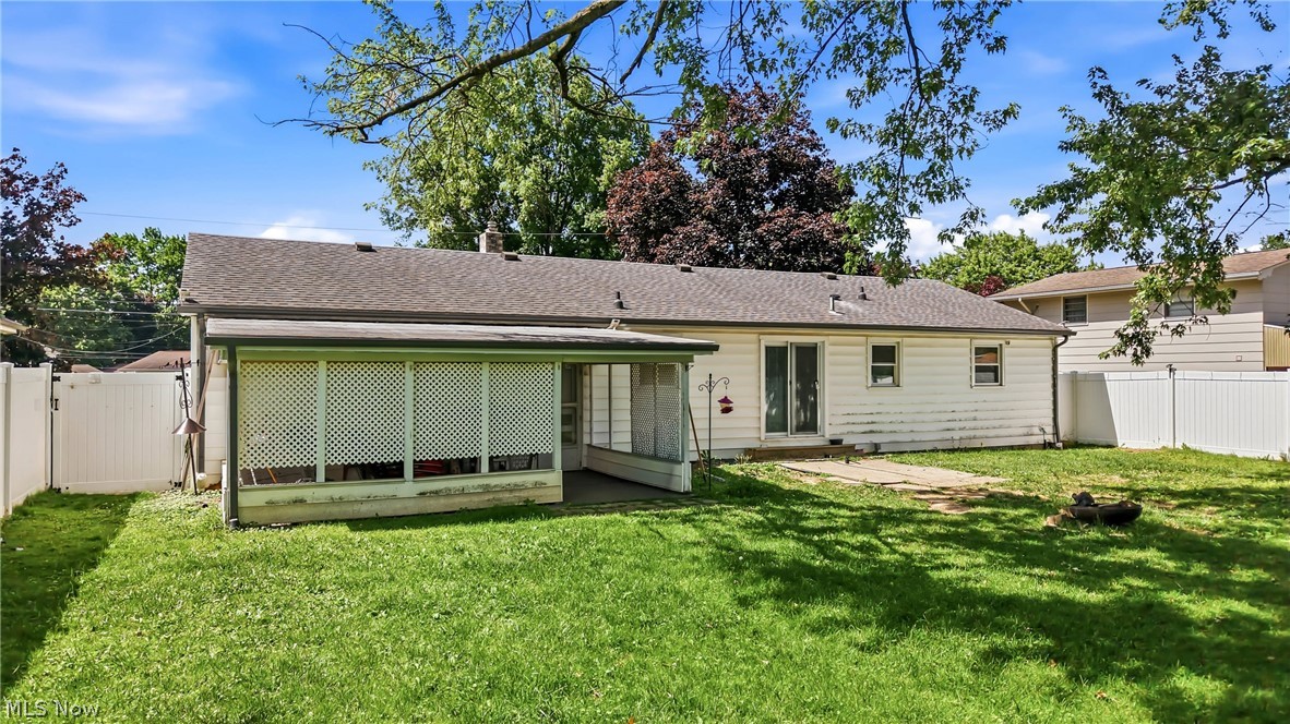 382 Ridgefield Avenue Youngstown OH 44512