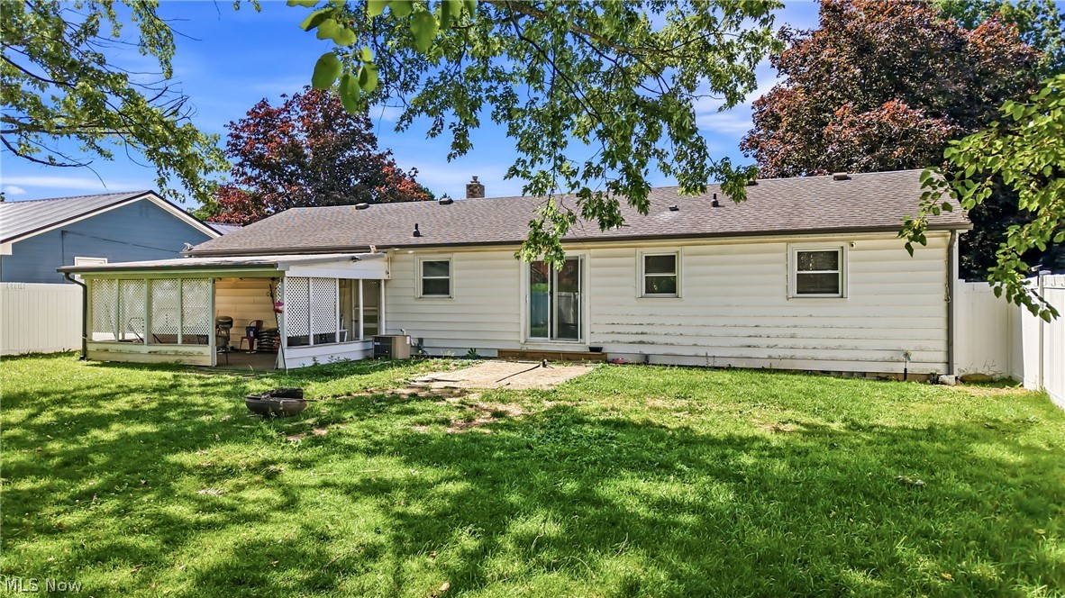 382 Ridgefield Avenue Youngstown OH 44512