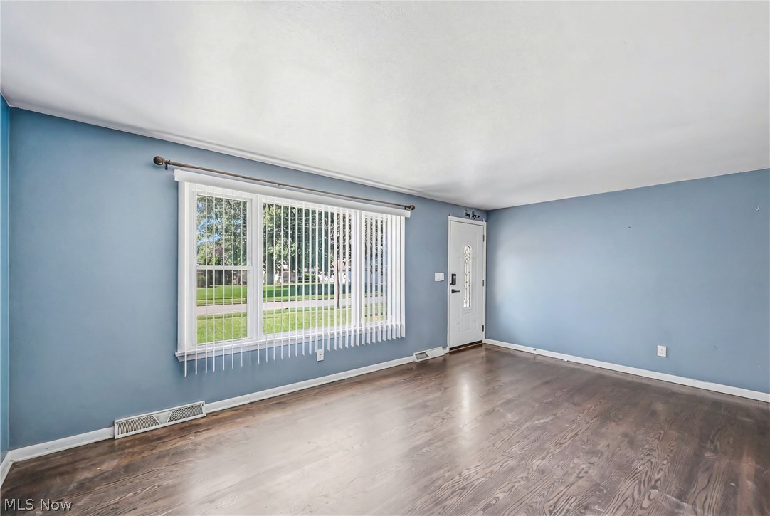 382 Ridgefield Avenue Youngstown OH 44512