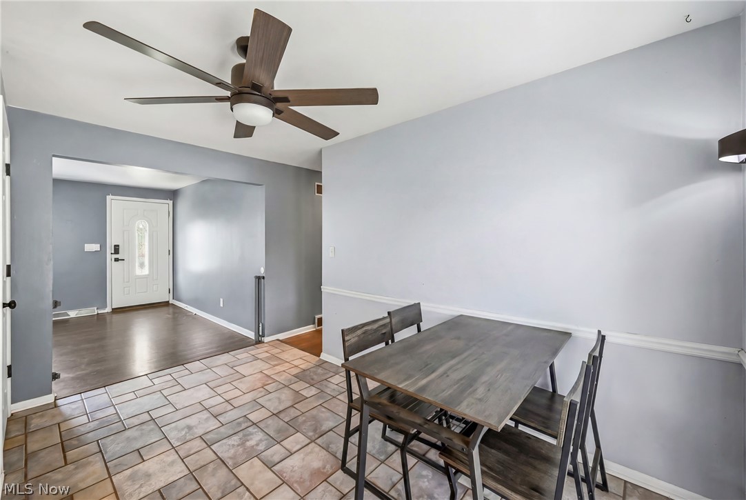 382 Ridgefield Avenue Youngstown OH 44512