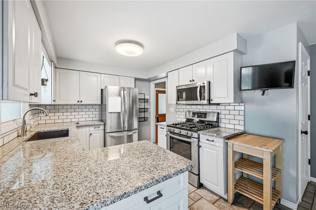 382 Ridgefield Avenue Youngstown OH 44512