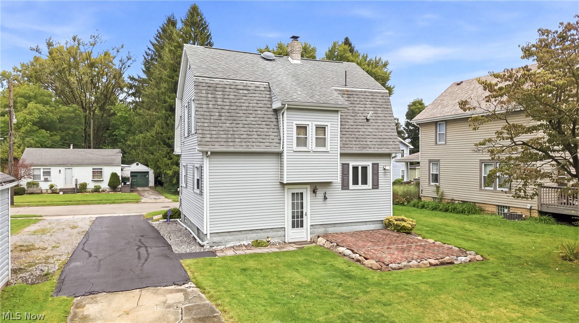 47 W Water Street Hubbard OH 44425
