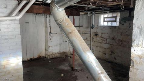 417 Cleveland Road Cleveland OH 44108