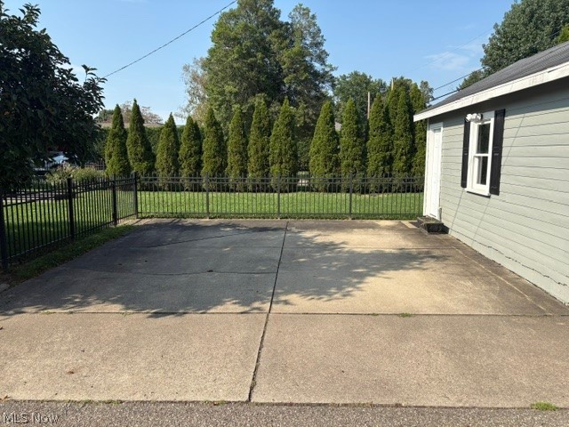 925 4th Street NW New Philadelphia OH 44663