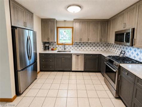198 Lear Road Avon Lake OH 44012