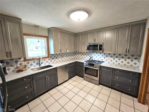 198 Lear Road Avon Lake OH 44012