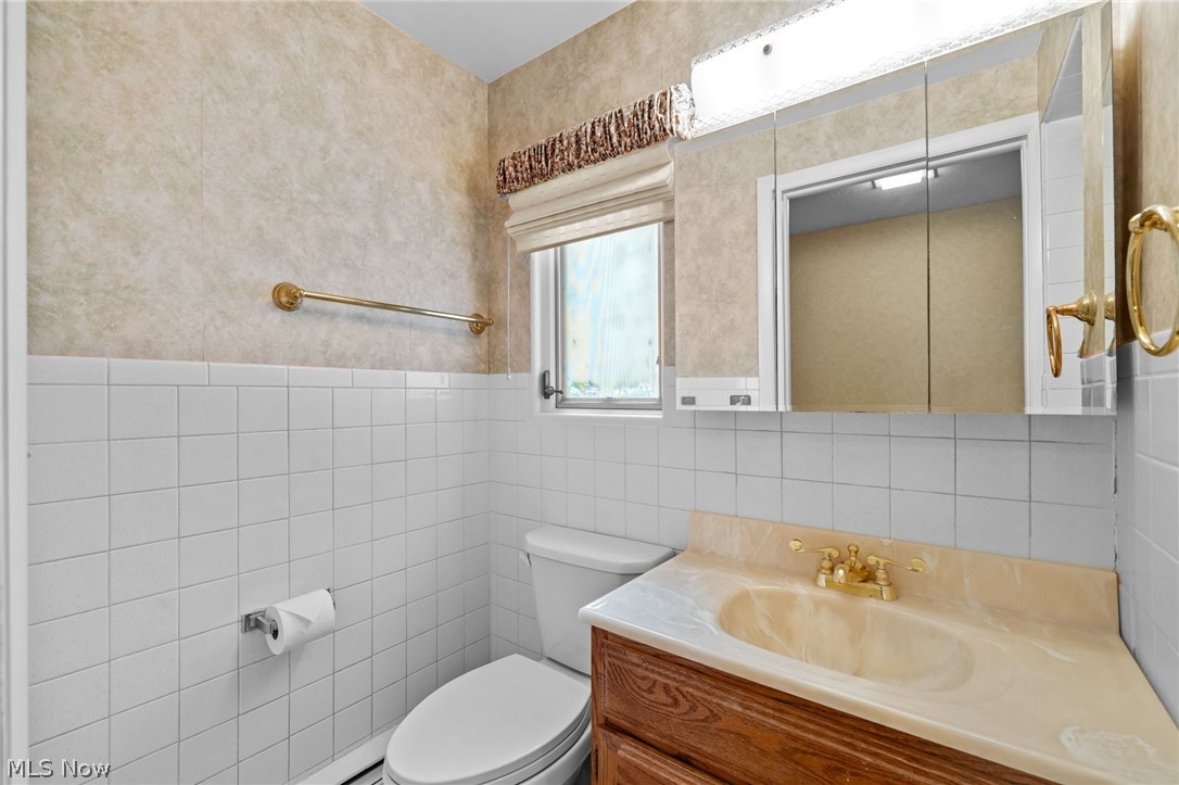 16385 Glendale Avenue Strongsville OH 44136