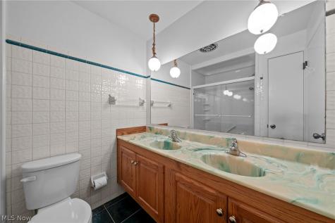 16385 Glendale Avenue Strongsville OH 44136