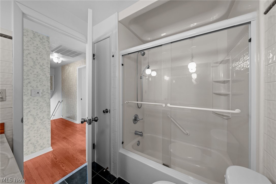 16385 Glendale Avenue Strongsville OH 44136