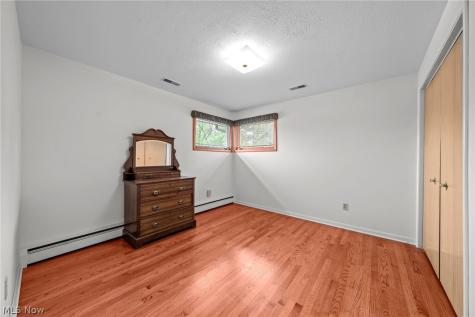 16385 Glendale Avenue Strongsville OH 44136