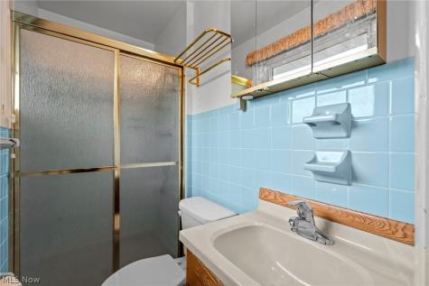 16385 Glendale Avenue Strongsville OH 44136