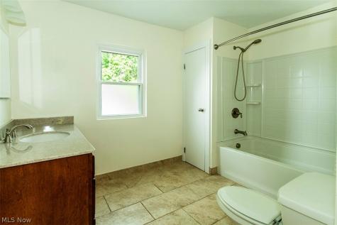 2300 Lakeview Avenue Rocky River OH 44116