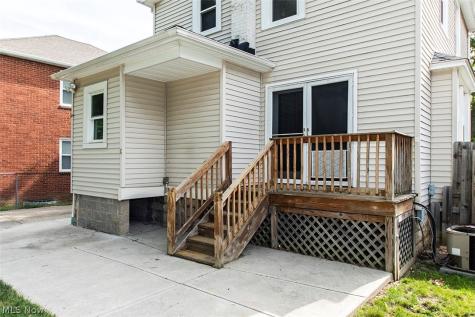 2300 Lakeview Avenue Rocky River OH 44116