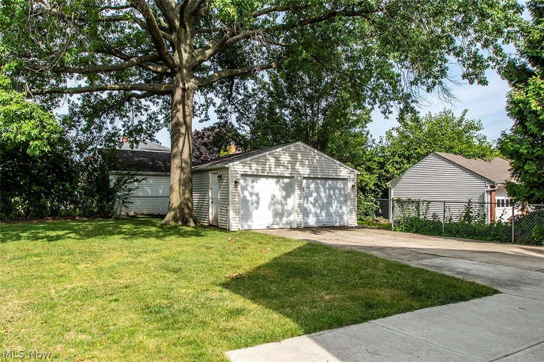 2300 Lakeview Avenue Rocky River OH 44116