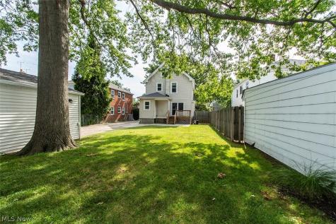 2300 Lakeview Avenue Rocky River OH 44116