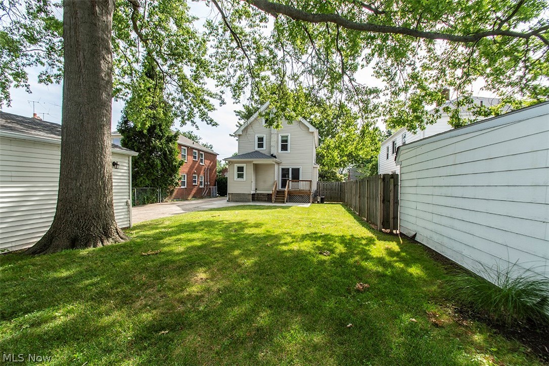 2300 Lakeview Avenue Rocky River OH 44116