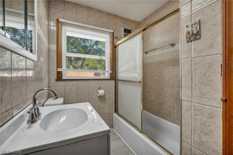 2721 Maitland Avenue Cuyahoga Falls OH 44223