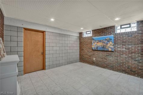 2721 Maitland Avenue Cuyahoga Falls OH 44223