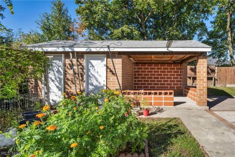 2721 Maitland Avenue Cuyahoga Falls OH 44223