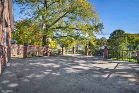 2721 Maitland Avenue Cuyahoga Falls OH 44223