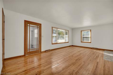 2721 Maitland Avenue Cuyahoga Falls OH 44223