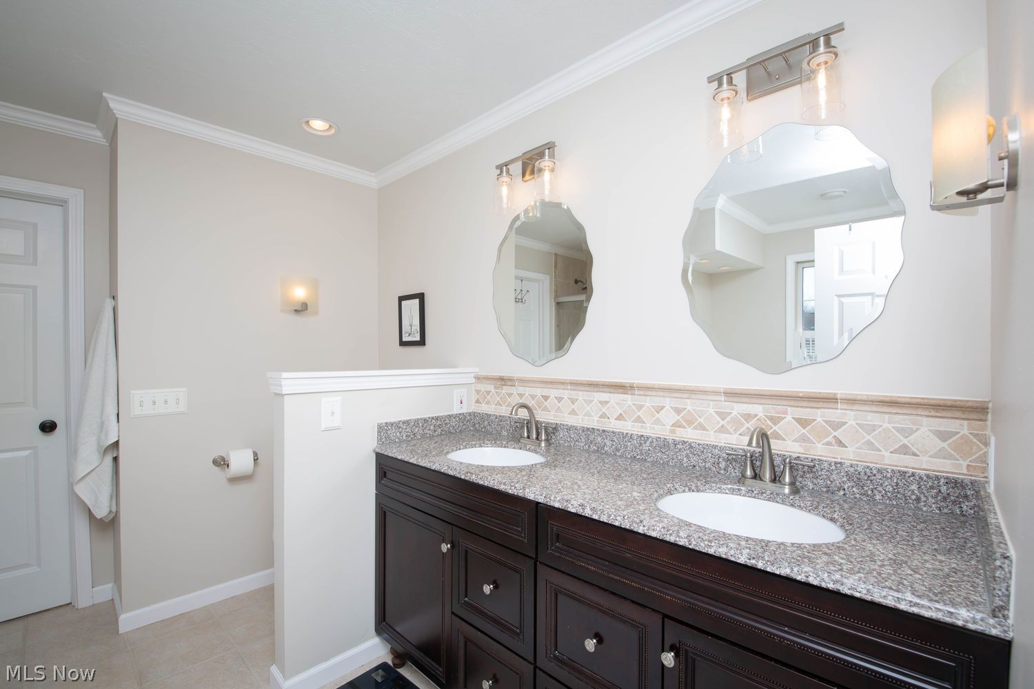 715 Lake Trail Aurora OH 44202