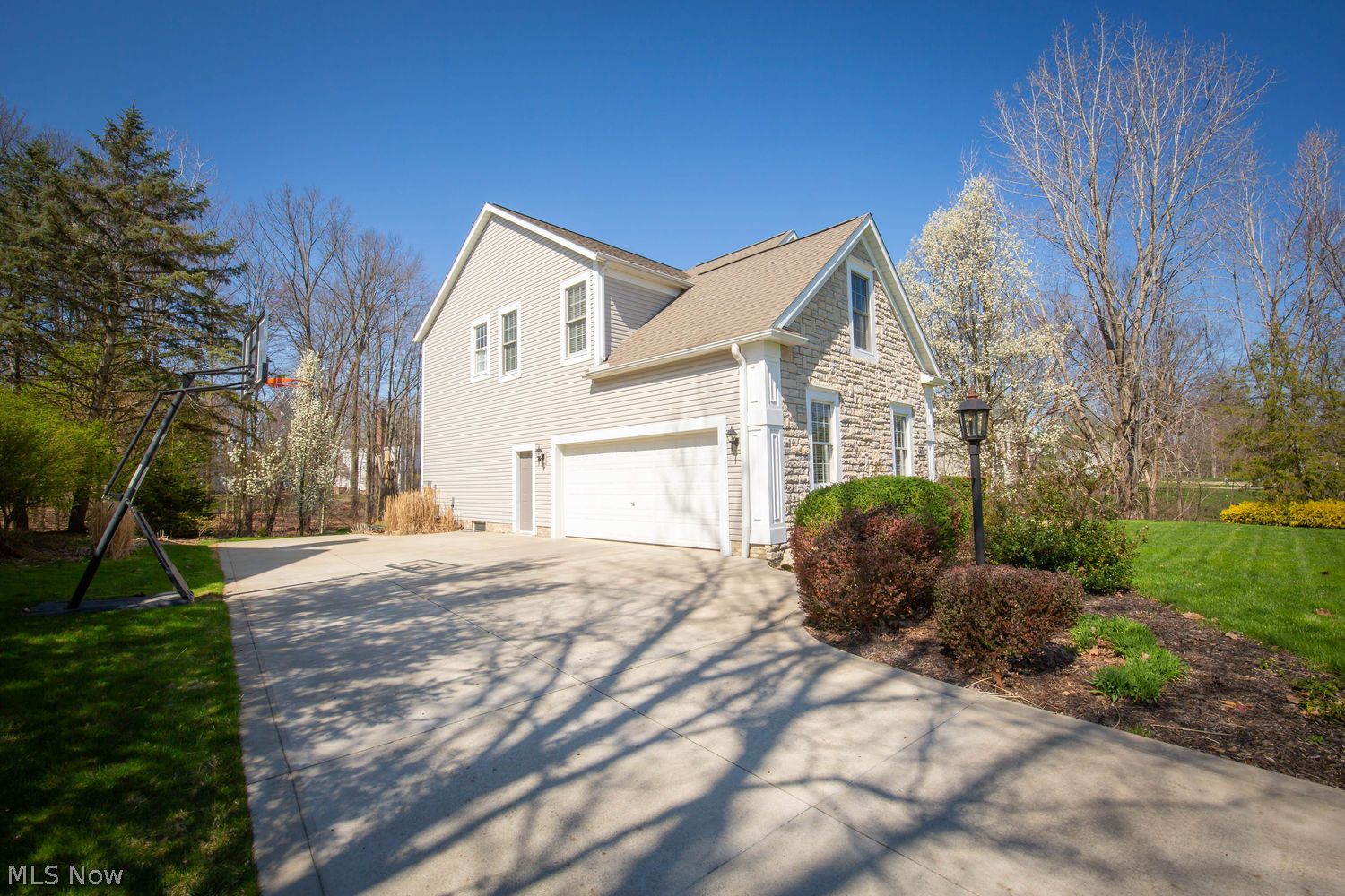 715 Lake Trail Aurora OH 44202