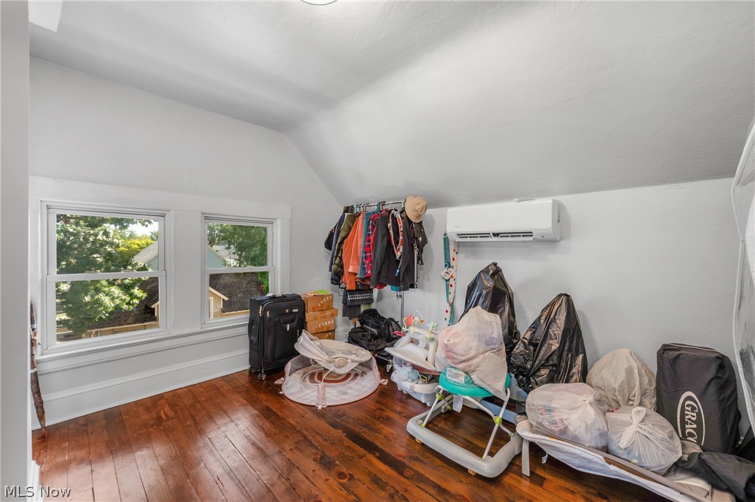 1465 Lakewood Avenue Lakewood OH 44107