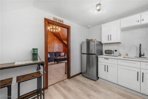 1465 Lakewood Avenue Lakewood OH 44107