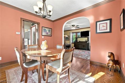895 Richmond Road Lyndhurst OH 44124