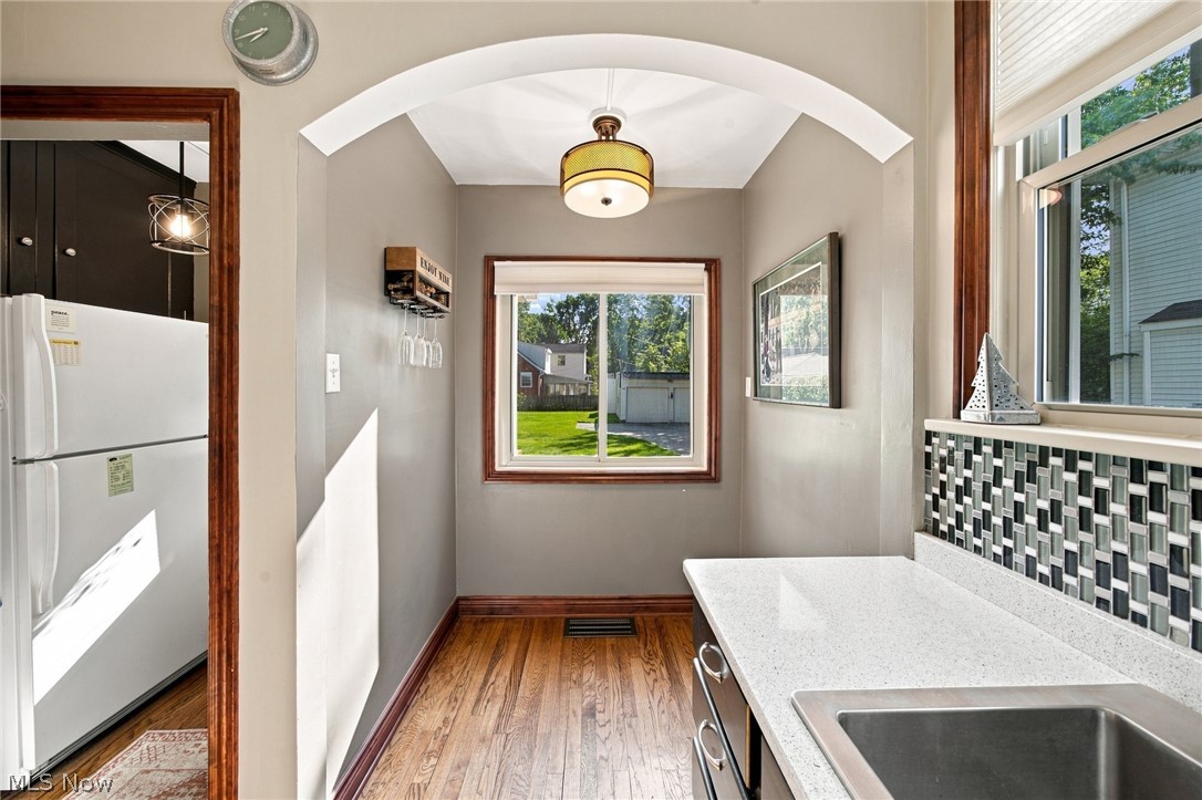 895 Richmond Road Lyndhurst OH 44124