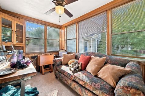 895 Richmond Road Lyndhurst OH 44124