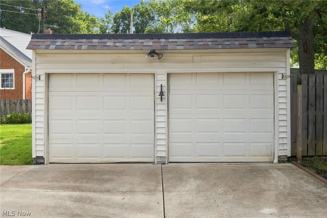 895 Richmond Road Lyndhurst OH 44124