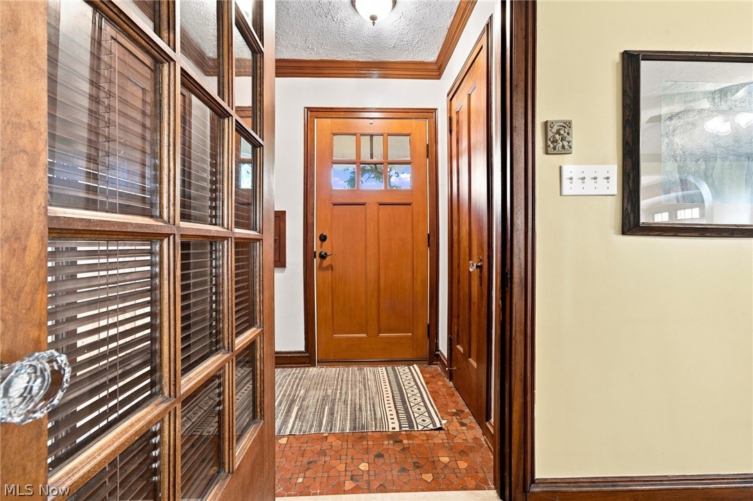 895 Richmond Road Lyndhurst OH 44124