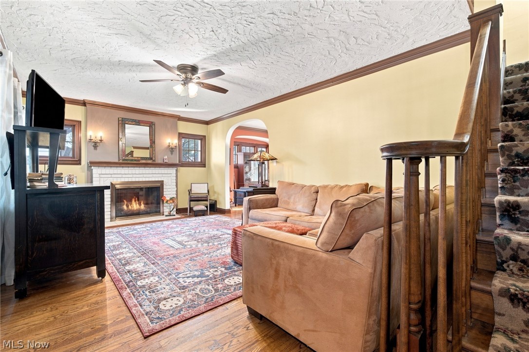 895 Richmond Road Lyndhurst OH 44124