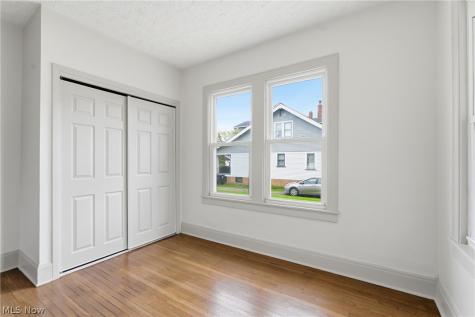 3856 W 162nd Street Cleveland OH 44111