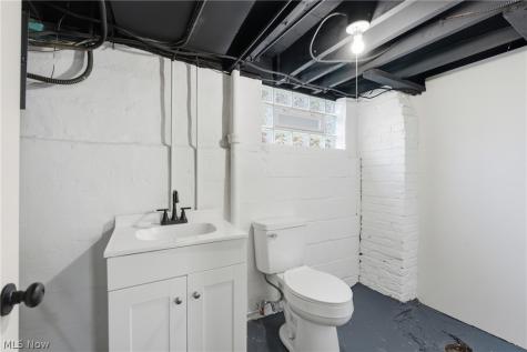 3856 W 162nd Street Cleveland OH 44111